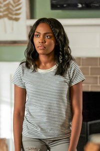 Black Lightning – S02E04 – The Book of Consequences: Chapter Four: Translucent Freak