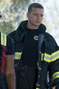 9-1-1 – S02E01 – Under Pressure