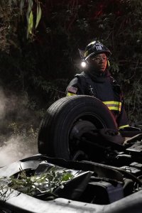 9-1-1 – S02E09 – Hen Begins