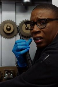 9-1-1 – S02E15 – Ocean’s 9-1-1
