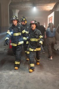9-1-1 – S09E03 – The Sky Is Falling