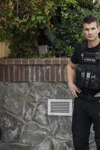 S.W.A.T. – S05E06 – Crisis Actor
