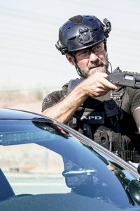 S.W.A.T. – S05E09 – Survive