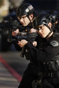 S.W.A.T. – S06E14 – Gut Punch