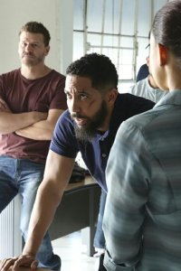 SEAL Team – S02E10 – Prisoner’s Dilemma