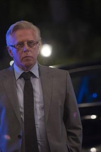 Riviera – S01E07 – Le Don / The Gift
