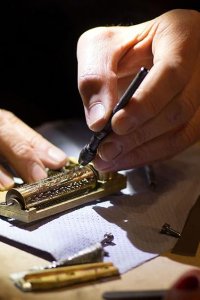 The Repair Shop – S01E04 – Musical Box