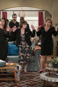 One Day at a Time – S03E01 – The Funeral