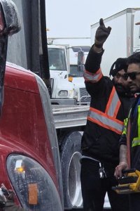 Heavy Rescue: 401 – S07E06 – Way Worse Than A Jackknife