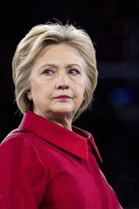 Facing – S01E07 – Facing Hillary