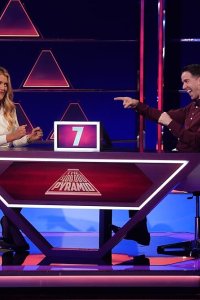 The $100,000 Pyramid – S05E02 – Rachel Dratch vs Chris Redd and Dr. Oz vs Daphne Oz