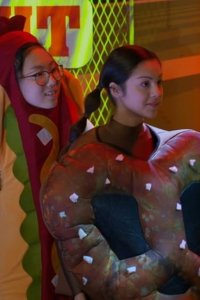 Bizaardvark – S02E09 – Softball: The Musical
