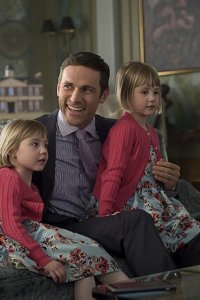 American Gothic – S01E01 – Arrangement in Grey and Black