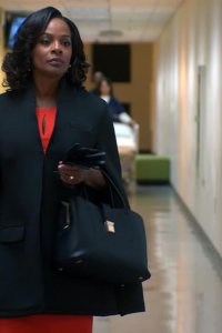 Saints & Sinners – S02E01 – Playing Dirty