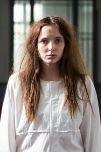 Thirteen – S01E01 – Episode #1.1