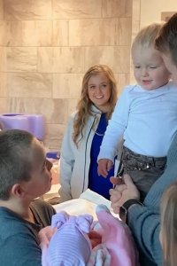 Counting On – S11E05 – A Baby Girl for Joe & Kendra