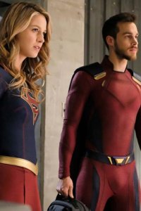 Supergirl – S03E18 – Shelter from the Storm