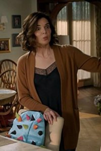 Life in Pieces – S03E07 – Thirty-Five Teacher Escape Lottery