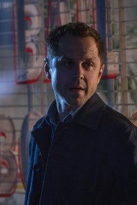 Sneaky Pete – S01E03 – Mr. Success