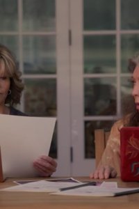 Grace and Frankie – S03E08 – The Alert