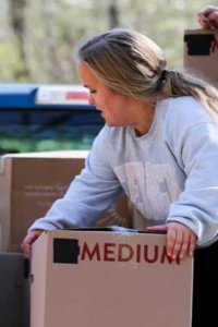 7 Little Johnstons – S09E08 – Liz Leaves the Nest