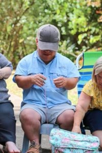 7 Little Johnstons – S10E03 – From Croquet to Crochet