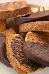 Bizarre Foods: Delicious Destinations – S06E04 – Upper Peninsula, Michigan