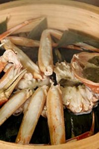 Bizarre Foods: Delicious Destinations – S08E10 – Kanazawa
