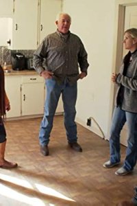 Texas Flip N’ Move – S10E06 – Paige and Raf ‘s Dutch Dwelling vs. Casey and Catrina’s Cape Cod