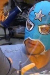 Somebody’s Gotta Do It – S02E03 – Mexican Wrestling Meets Burlesque