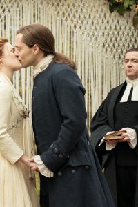 Outlander – S05E01 – The Fiery Cross