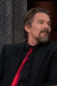 The Late Show with Stephen Colbert – S02E472 – Ethan Hawke/Jon Glaser/Taylor Bennett