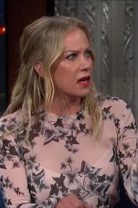 The Late Show with Stephen Colbert – S02E537 – Christina Applegate/Van Jones