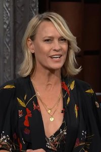 The Late Show with Stephen Colbert – S03E222 – Robin Wright/Caitlin Peluffo/Hillary Clinton/Melissa McCarthy