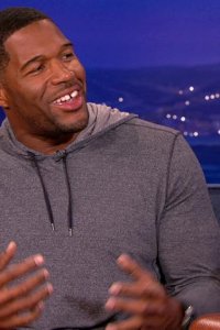 Conan – S01E595 – Michael Strahan/Famke Janssen/Mark Normand