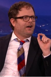 Conan – S01E681 – Rainn Wilson/Lucy Hale/Brian Scolaro