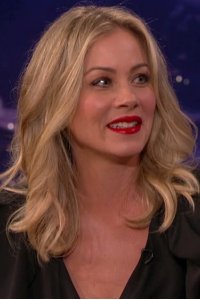 Conan – S01E766 – Christina Applegate/Nat Faxon/Tom Papa