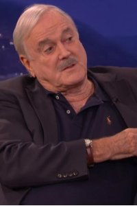 Conan – S01E809 – John Cleese/Michaela Watkins/Trey Anastasio