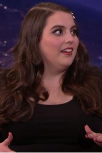 Conan – S01E887 – Bill Hader/Beanie Feldstein/Mark Normand