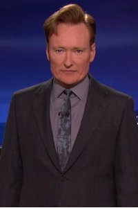 Conan – S01E895 – Thomas Middleditch/Linda Cardellini/Daniel Sloss