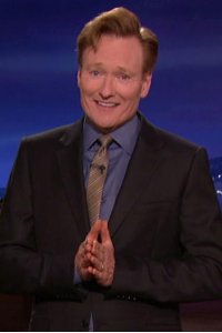 Conan – S01E898 – Roseanne Barr/Freddie Prinze Jr./The Lumineers