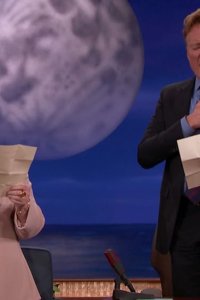 Conan – S01E1071 – Kathy Bates/Seann William Scott/Jeff Caldwell