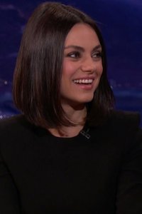 Conan – S01E1097 – Mila Kunis/Maria Bamford/Vir Das/King Krule