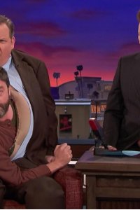 Conan – S01E1133 – Zach Galifianakis/Jamie Anderson/They Might Be Giants