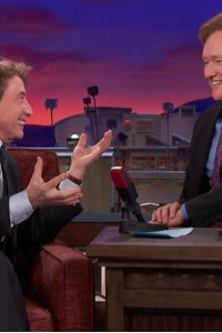 Conan – S01E1136 – Martin Short/Natalie Zea/Michael Longfellow