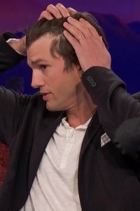 Conan – S01E1174 – Ashton Kutcher/Christian Navarro/Johnny Marr