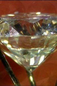 How It’s Made – S02E06 – Diamond Cutting/Wood Doors/Paintballs/Newspapers
