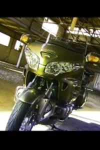 How It’s Made – S08E09 – Motorcycles/Clay Pipes/Drumsticks/Whistles