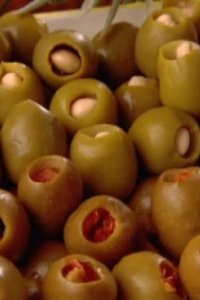 How It’s Made – S14E07 – Stuffed Olives/Astrolabes/Western Saddles