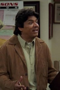 George Lopez – S01E02 – Curious George